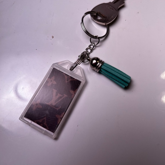 Embellished Key Chain - Picture 4 of 10